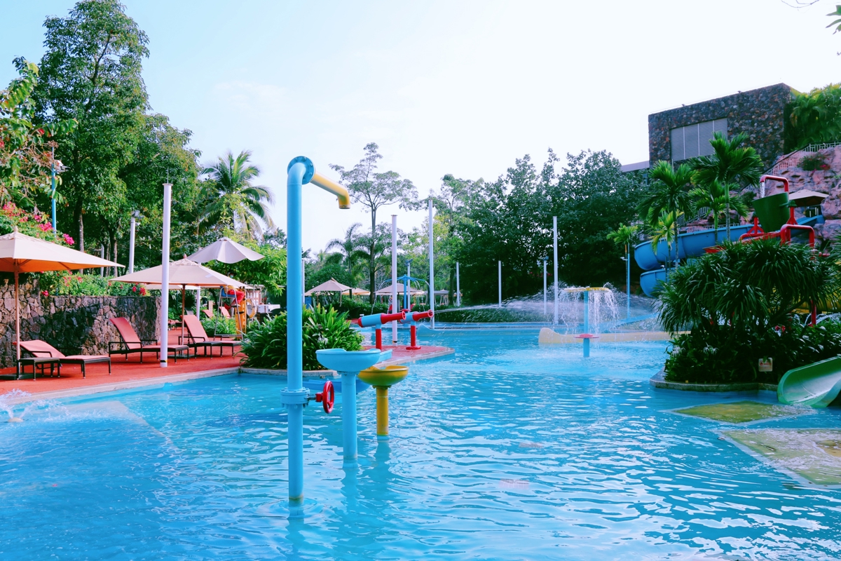 Poolside relaxation areas