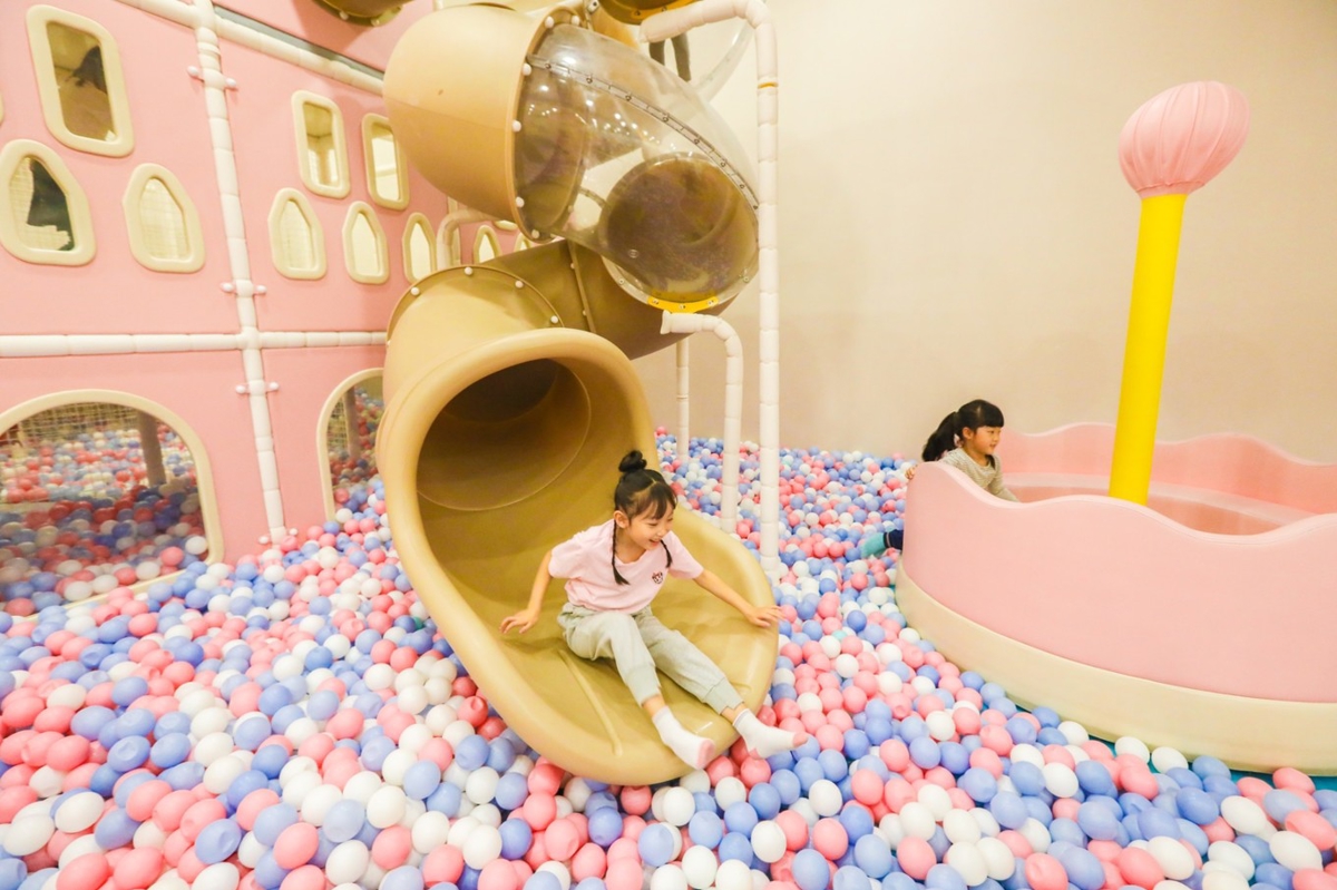 Soft play area with pastel colors