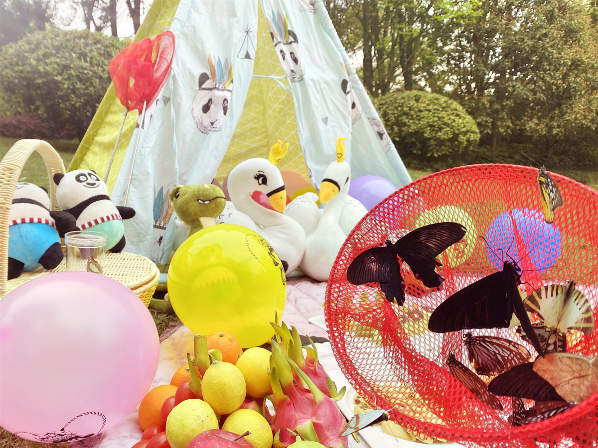 Evergrande Hotel grand lobby with 12-meter ceiling