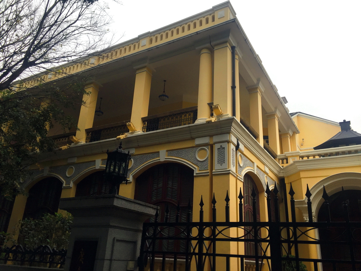 Shamian Island street view