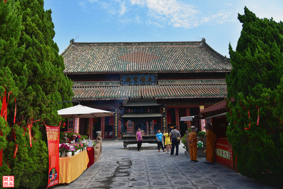 Mahavira Hall detail