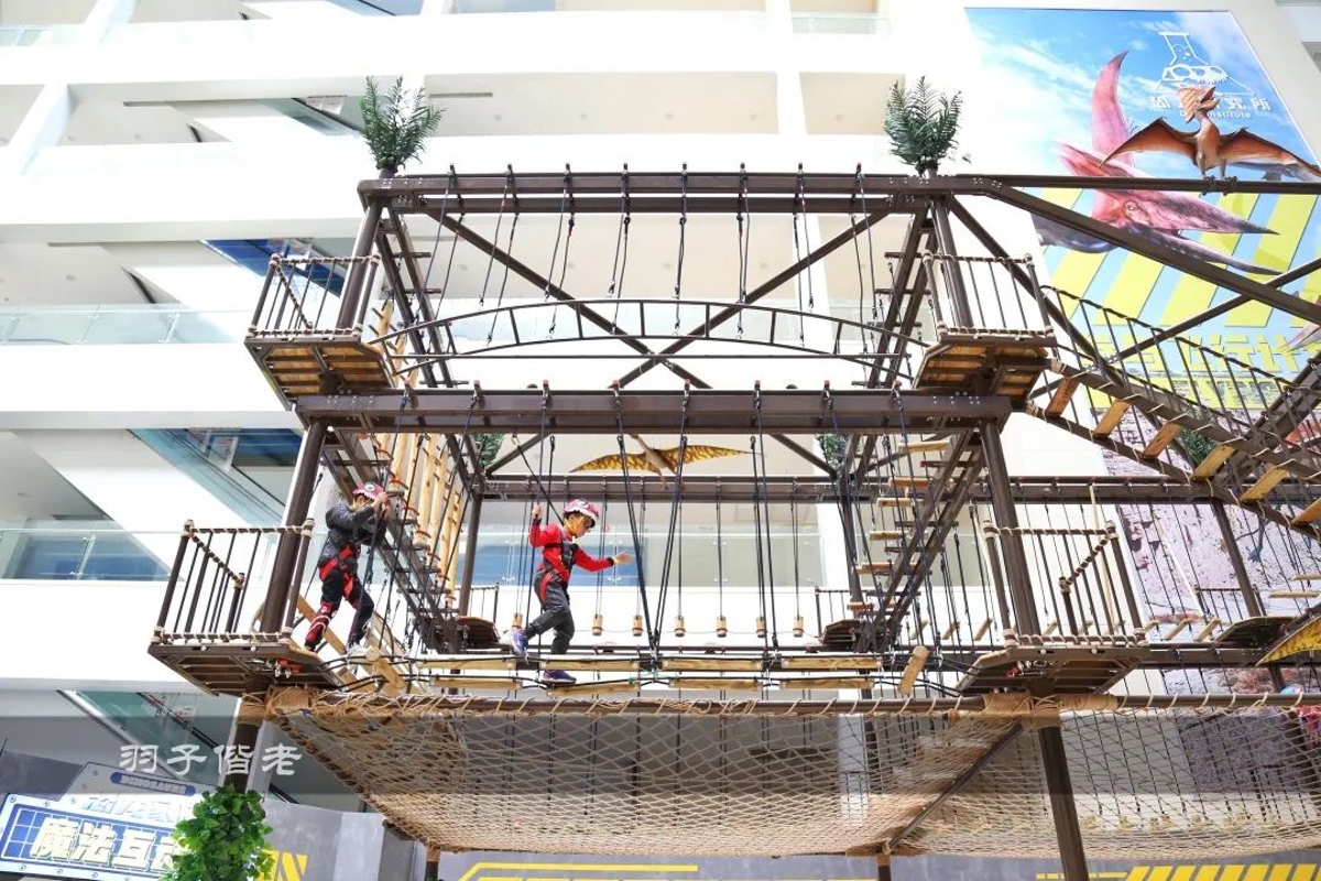 Life-sized dinosaur replicas