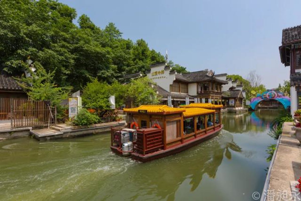 Designer Yang Bangsheng