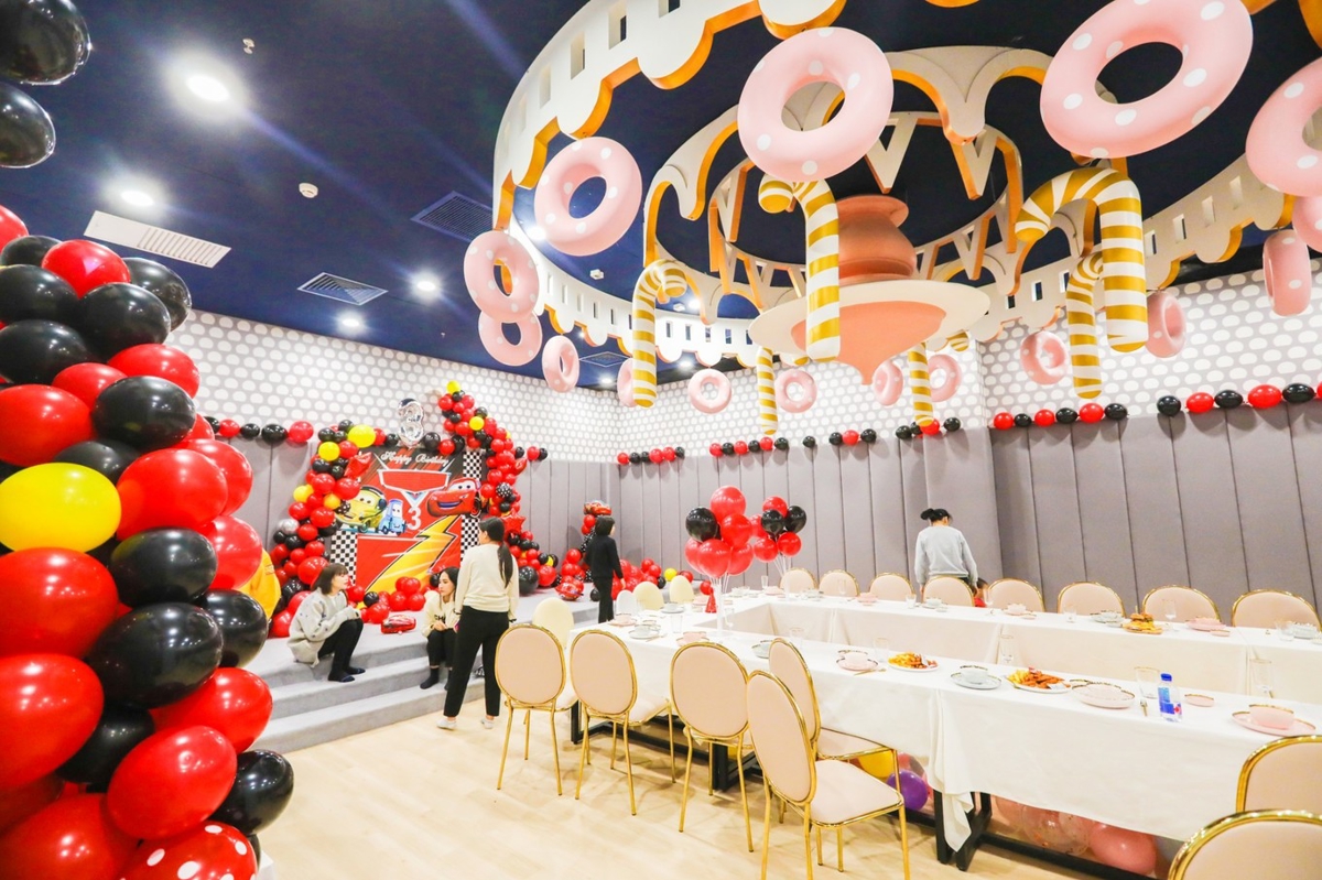 Family restaurant interior