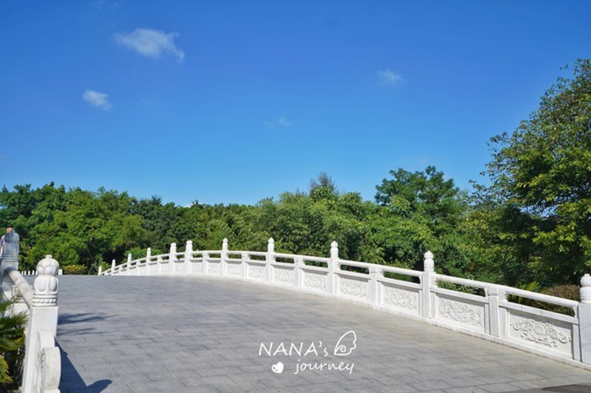 Elephant Trunk Hill from Zizhou Island