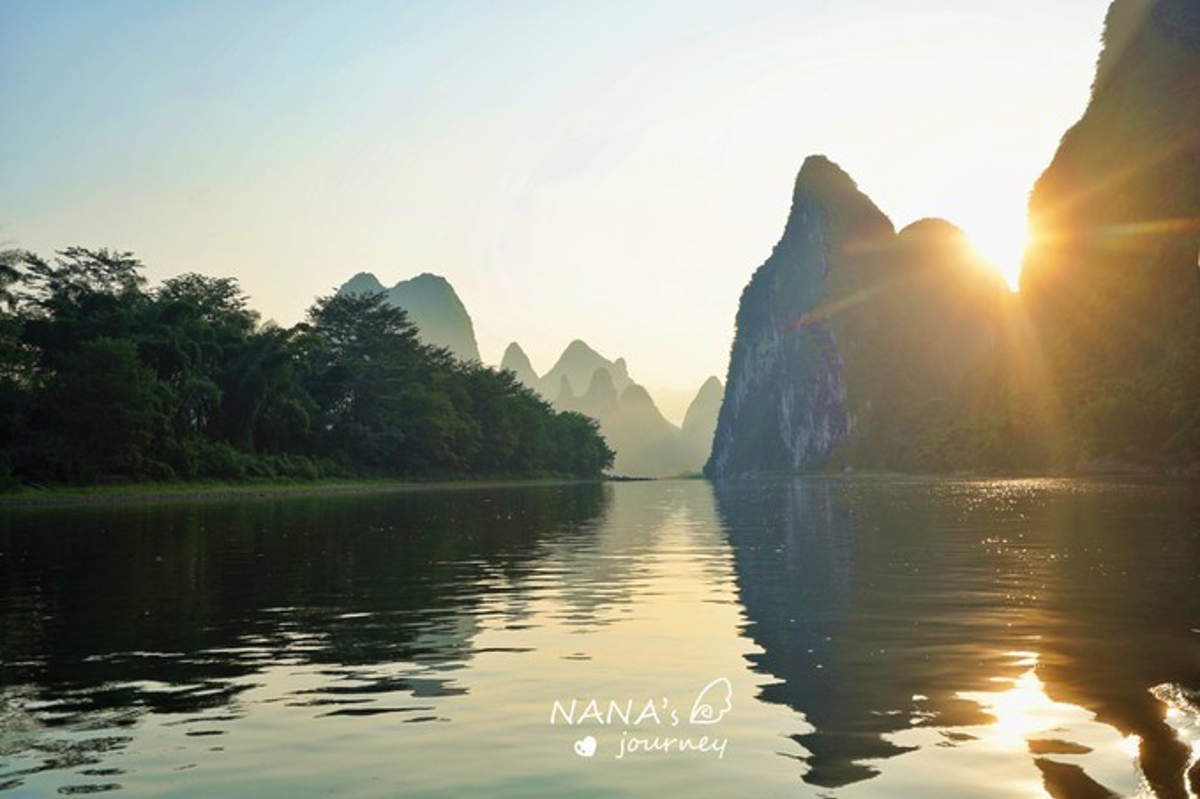 Sunrise over Li River