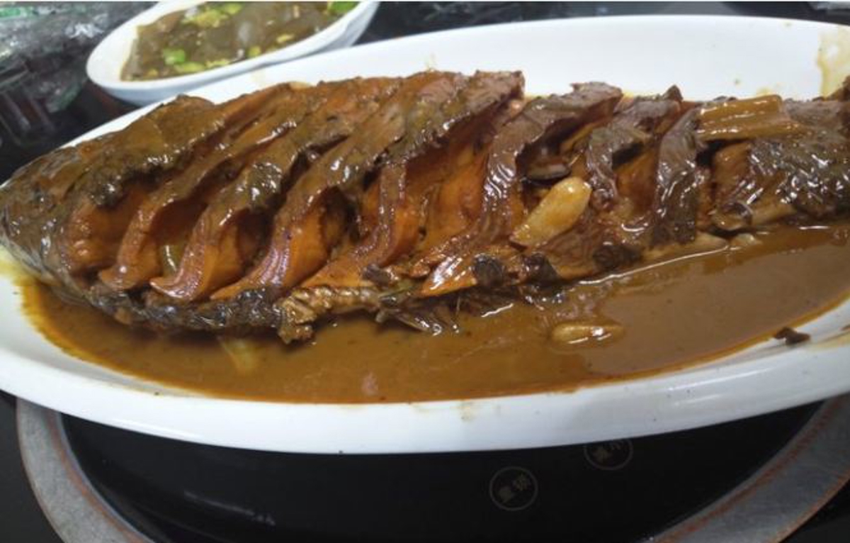 Farmhouse dining area