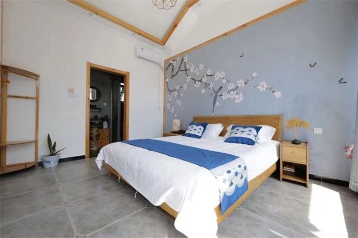 Floor-to-ceiling windows