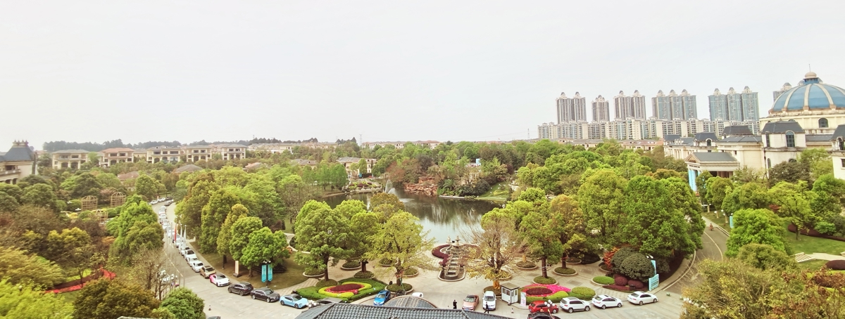 Buffet breakfast spread with Chinese and Western options