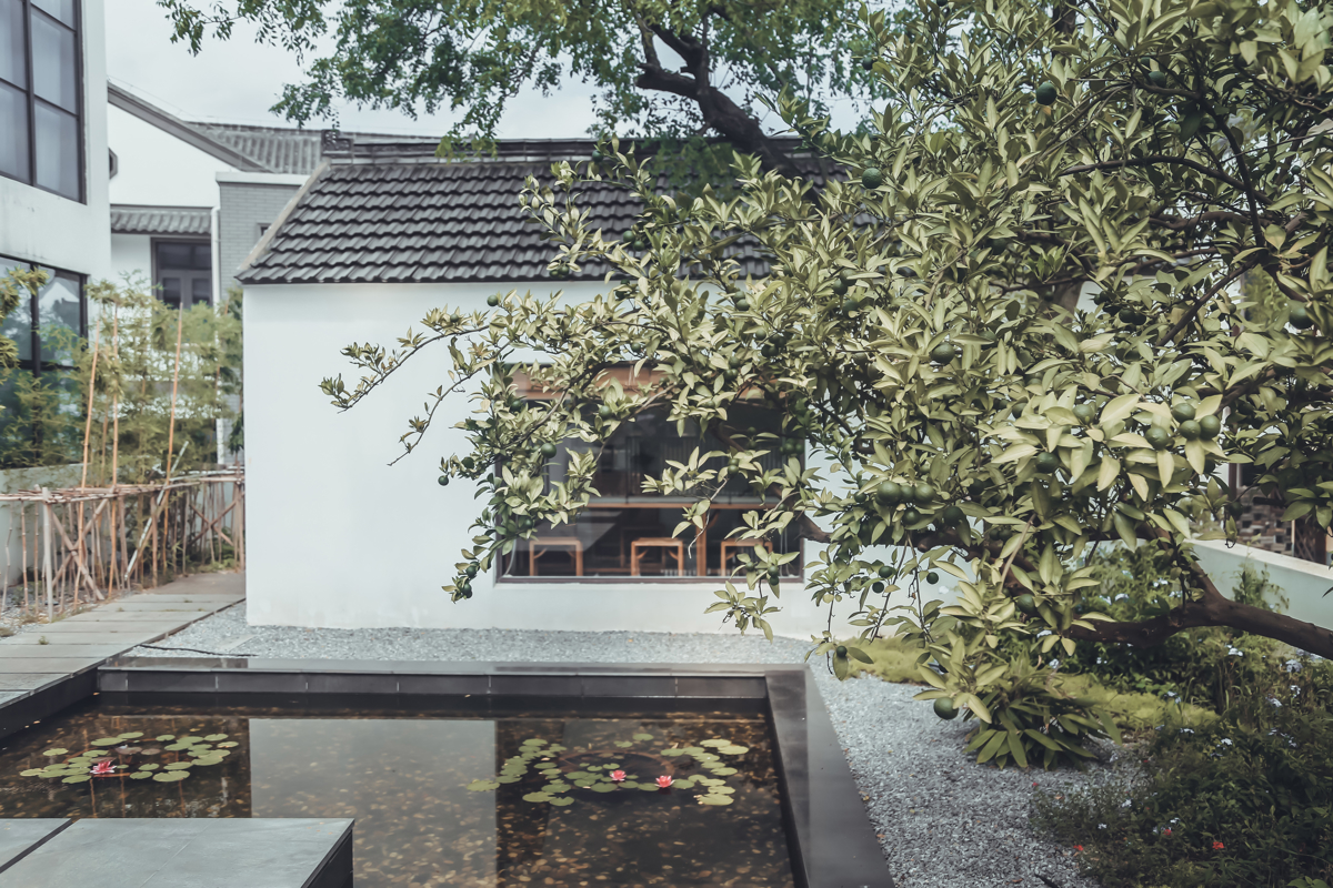 Floral Hotel exterior