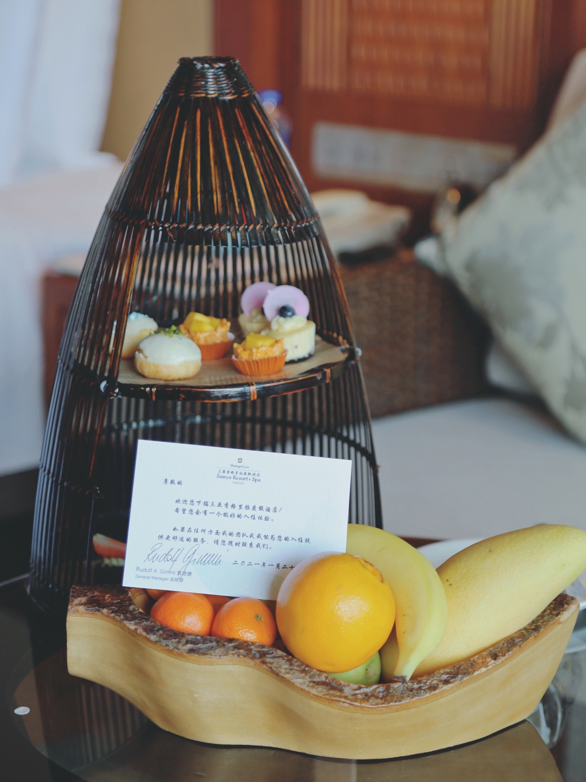 Evening cocktails at Horizon Club