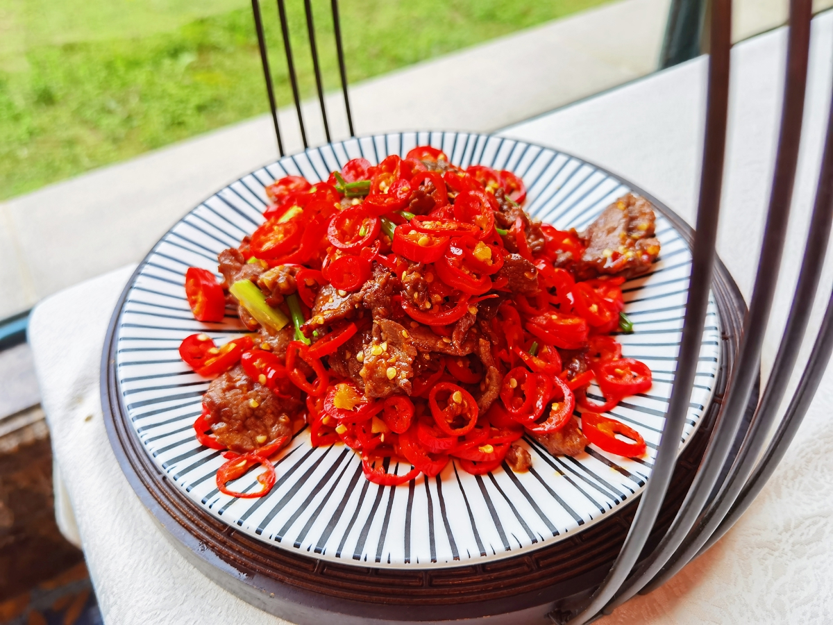 Exquisite Cantonese dim sum spread