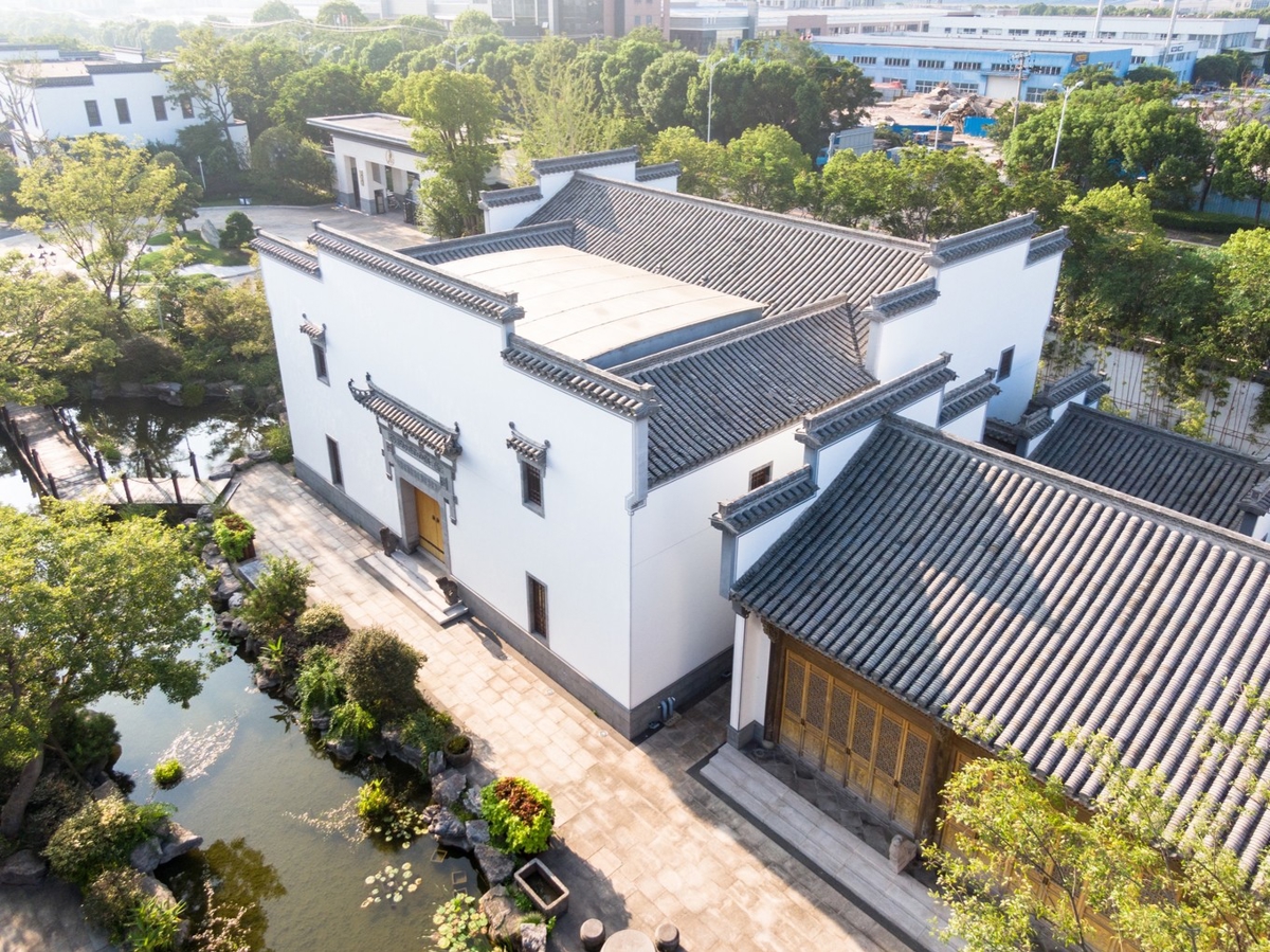 Traditional corridor