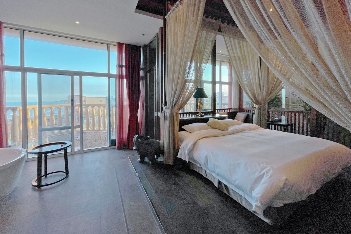 Haichan Bay at sunset