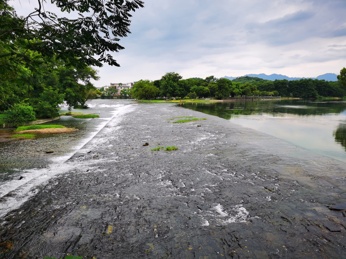 Lingqu Canal dam