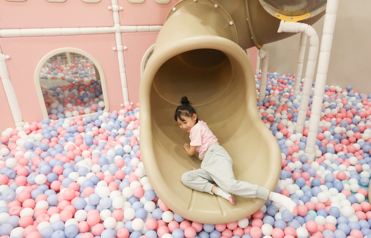 Pink ball pool playground