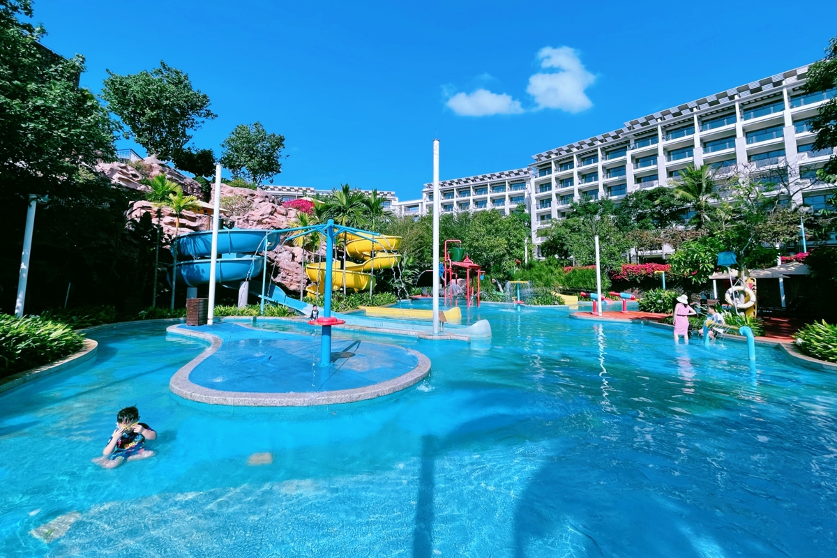 Resort swimming pools