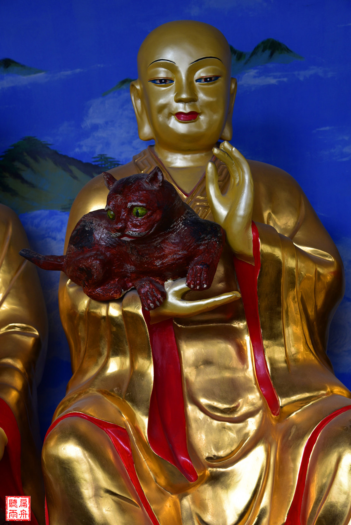 Arhat statues detail