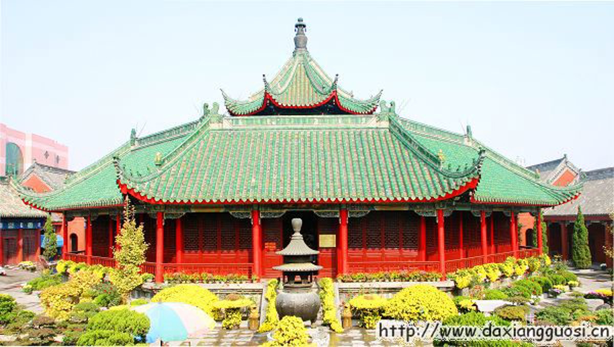 Octagonal Glazed Hall