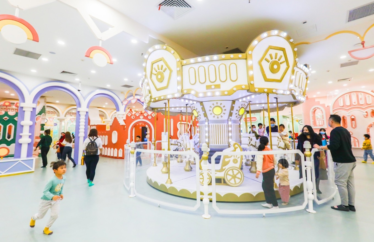 Princess dress-up area and carousel