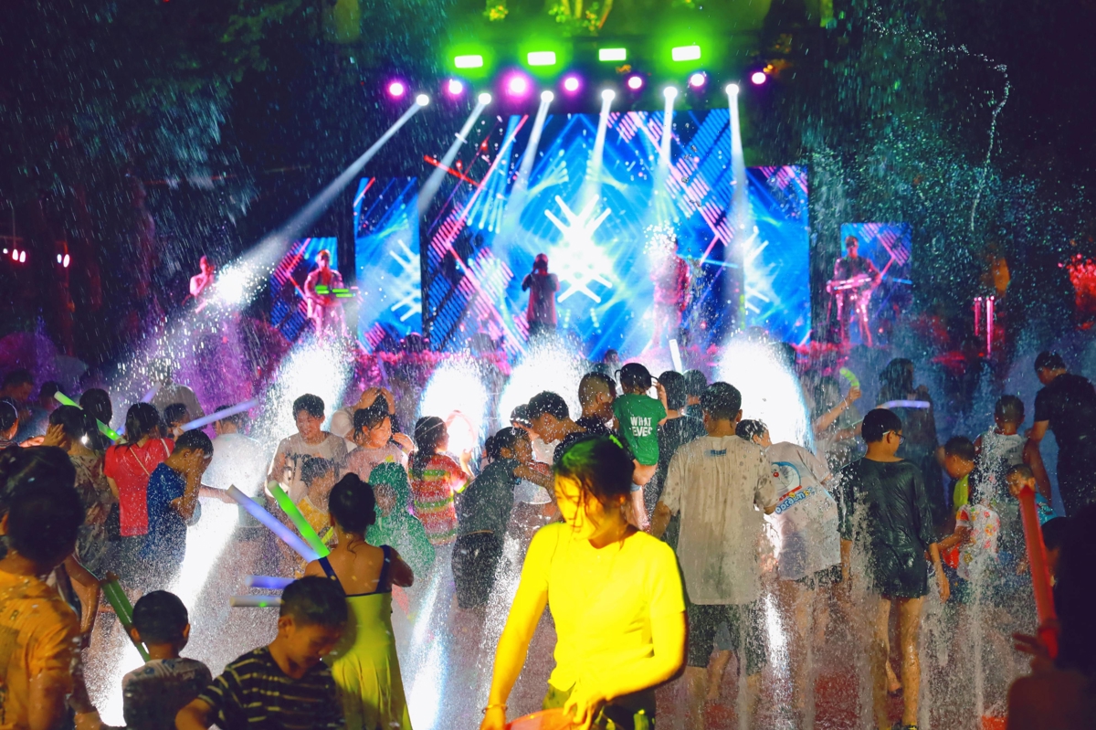 Outdoor adventure playground