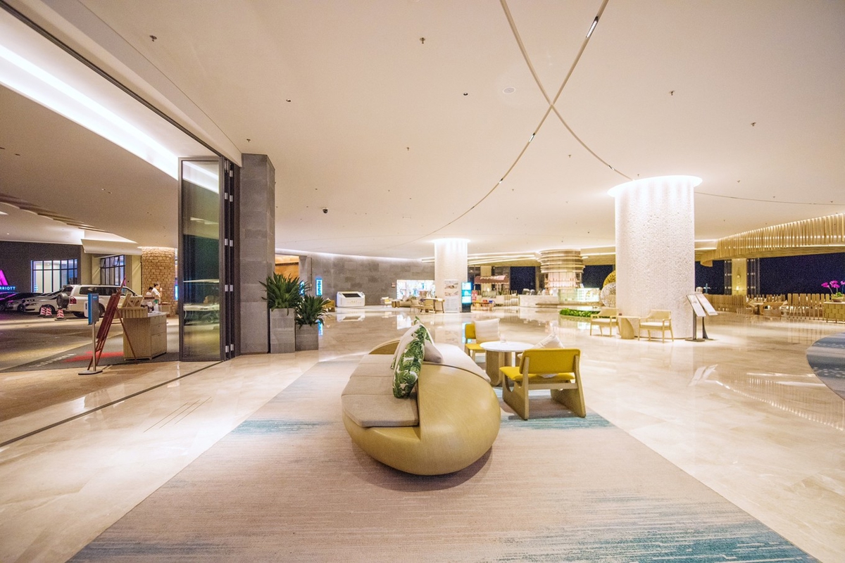 Marriott lobby with nautical design