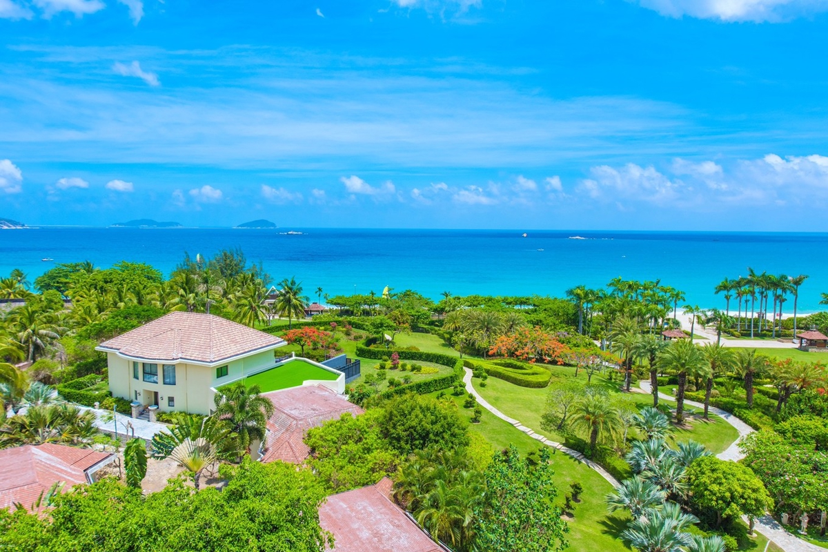 Sanya Yalong Bay beach view