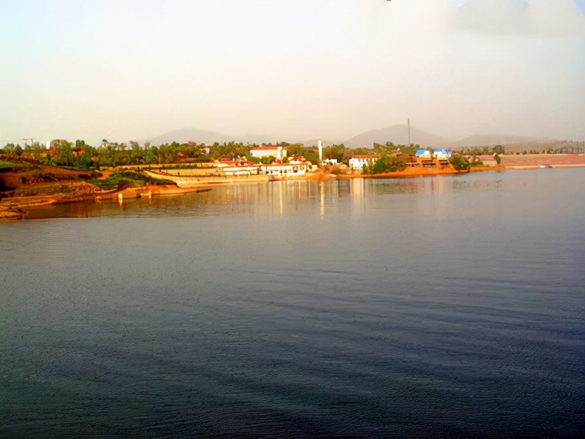 Beautiful Luhun Lake