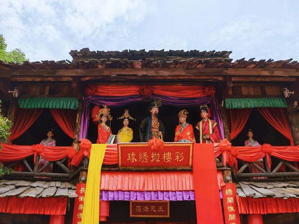 Tanhe Ancient City: A Family Adventure Through Living Zhou Dynasty History (1 Day)