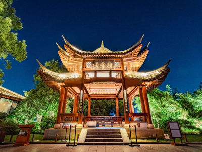 Night Visit to Yellow Crane Tower