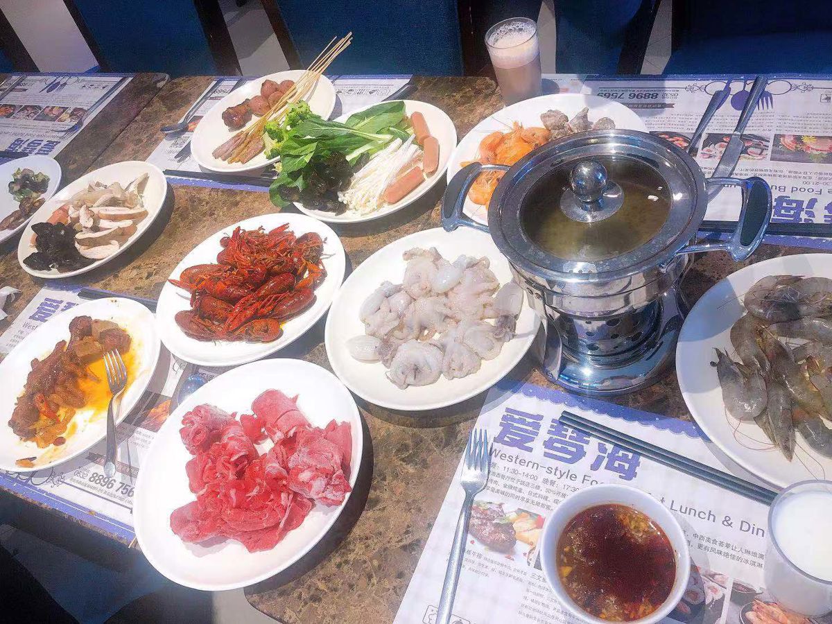 First-Time Mom Takes Baby to Qingdao for a Day Trip