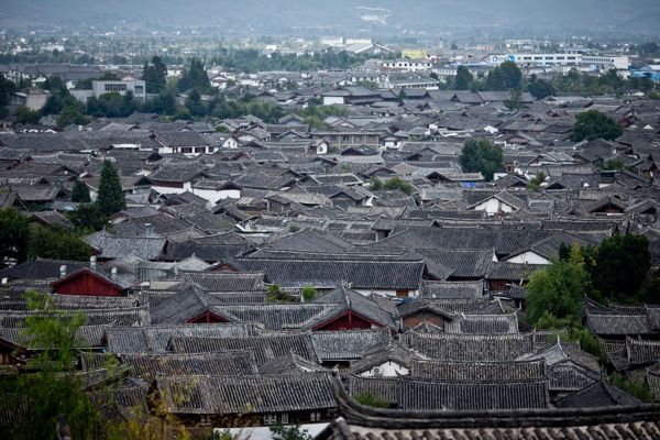 Lijiang Ancient Town & Zhongyi Market Local Life Day Tour