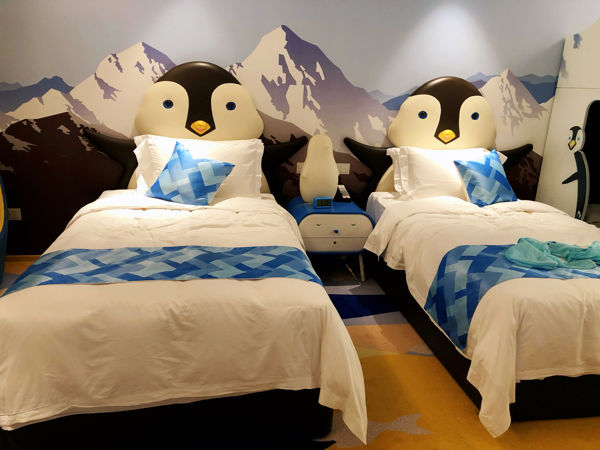 Shanghai Haichang Ocean Park and Surroundings: A Family Adventure