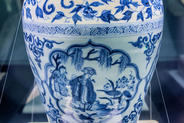 Hubei Museum & East Lake Greenway Day Trip