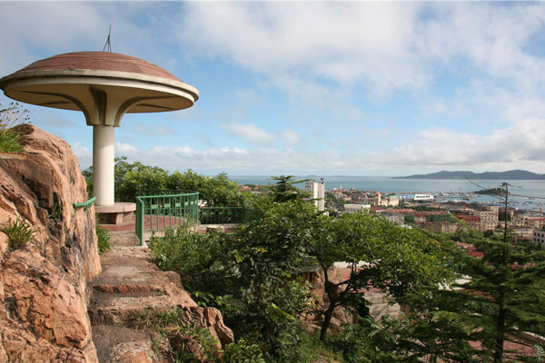 Qingdao German Governor’s Residence & Signal Hill Panorama Day Tour