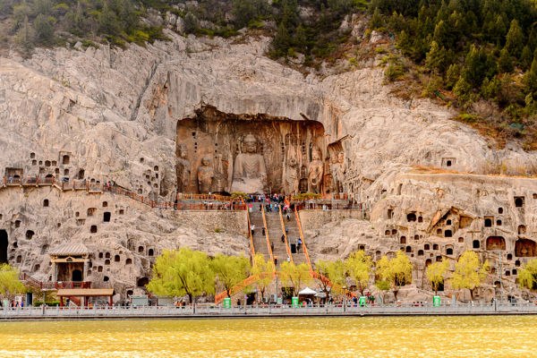 Guanlin, Longmen Grottoes & Dingding Gate Day Trip