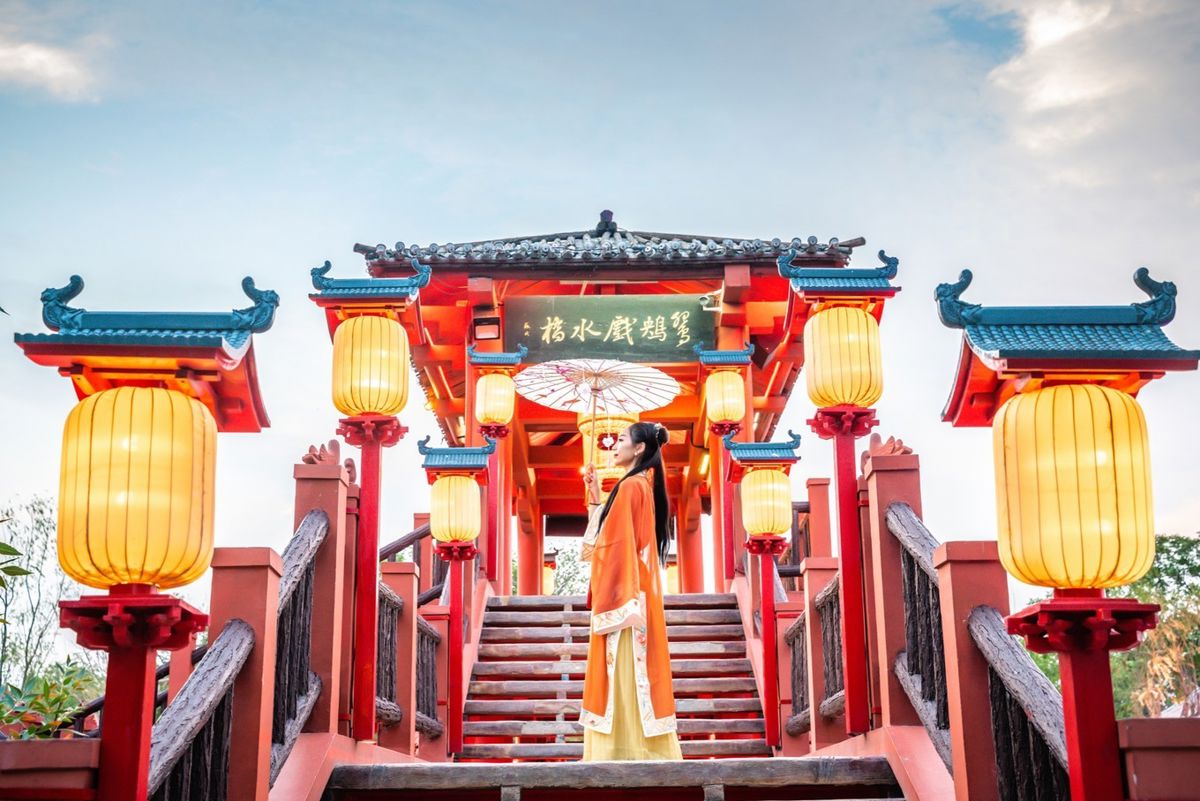 Kaifeng: My Immersive Journey into China's Song Dynasty at Qingming Shanghe Yuan (2 Days)