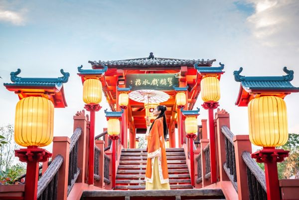 Kaifeng: My Immersive Journey into China's Song Dynasty at Qingming Shanghe Yuan (2 Days)