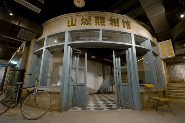 Hongya Cave, Jiefangbei & Yangtze Cable Car Classic Day Tour