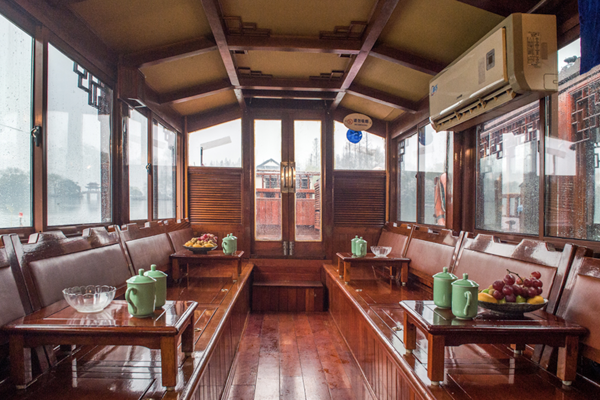 West Lake & Lakeside Boulevard Urban Day Trip