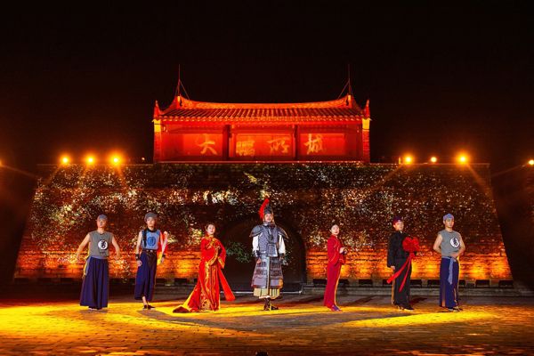 Dapeng Fortress & Jiaochangwei Beach Historical Seaside Day Trip