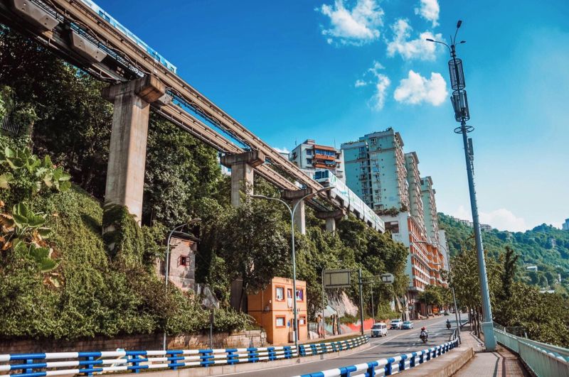 Liziba Monorail Through-Building Viewing Platform