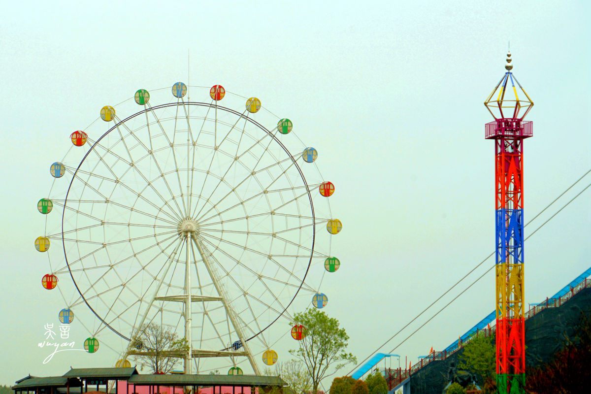 Springtime at Mulian Huaxiang: Where Flowers Soften the Hasty Years