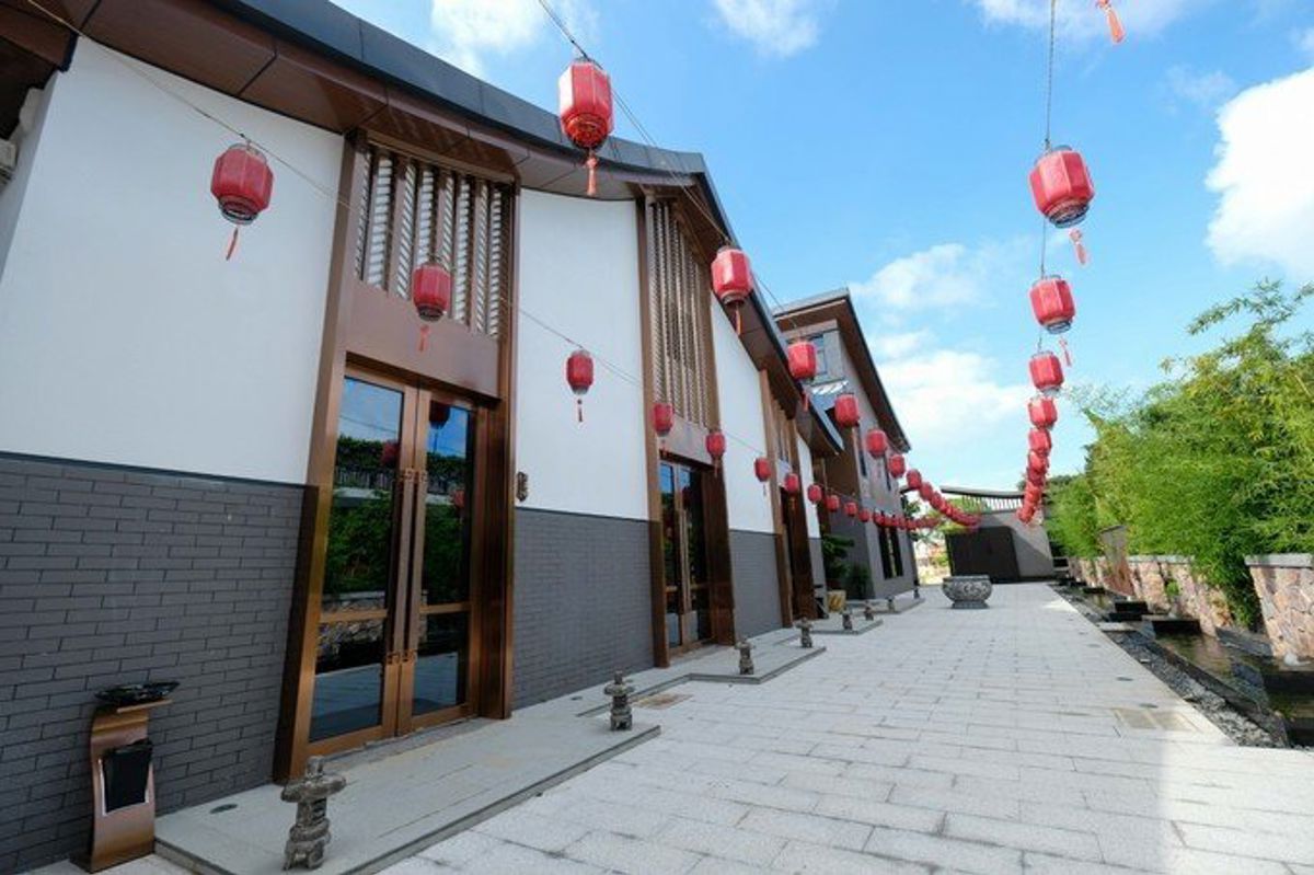 Shenzhen: Finding Peace Through Hanfu and Traditional Chinese Wellness at Dapeng Fortress (3 Days)