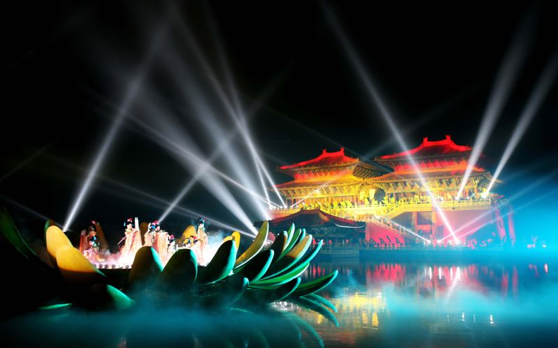 Qingming Riverside Landscape Garden