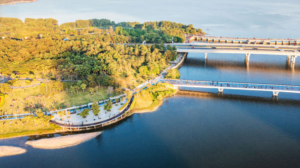 Shenzhen Window of the World & Splendid China Folk Village Classic Day Tour