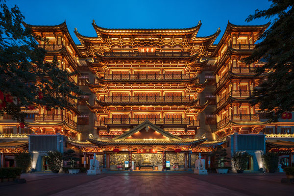 Guangxiao Temple, Liurong Temple & Beijing Road Ancient Path Day Tour