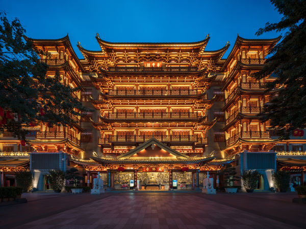 Guangxiao Temple, Liurong Temple & Beijing Road Ancient Path Day Tour