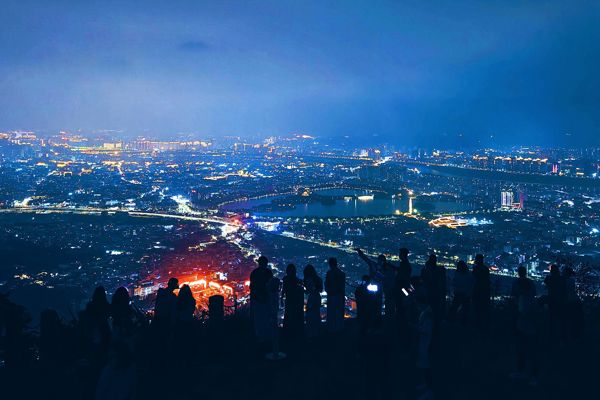 Jiuri Mountain & Qingyuan Mountain Day Trip