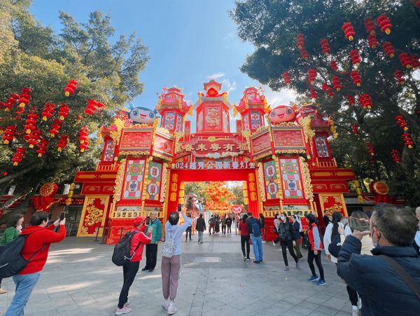 Guangzhou Museum, Sun Yat-sen Memorial Hall & Yuexiu Park Classic Day Tour